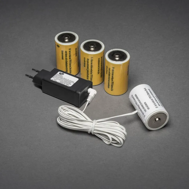 Netzadapter für Batterieartikel mit 4 x D 1.5V Batterien, 6V, weißes Kabel Jetzt Bestellen